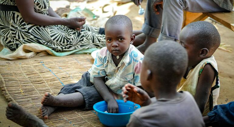 Refugiados em Uganda recebem apoio para desenvolvimento sustentável