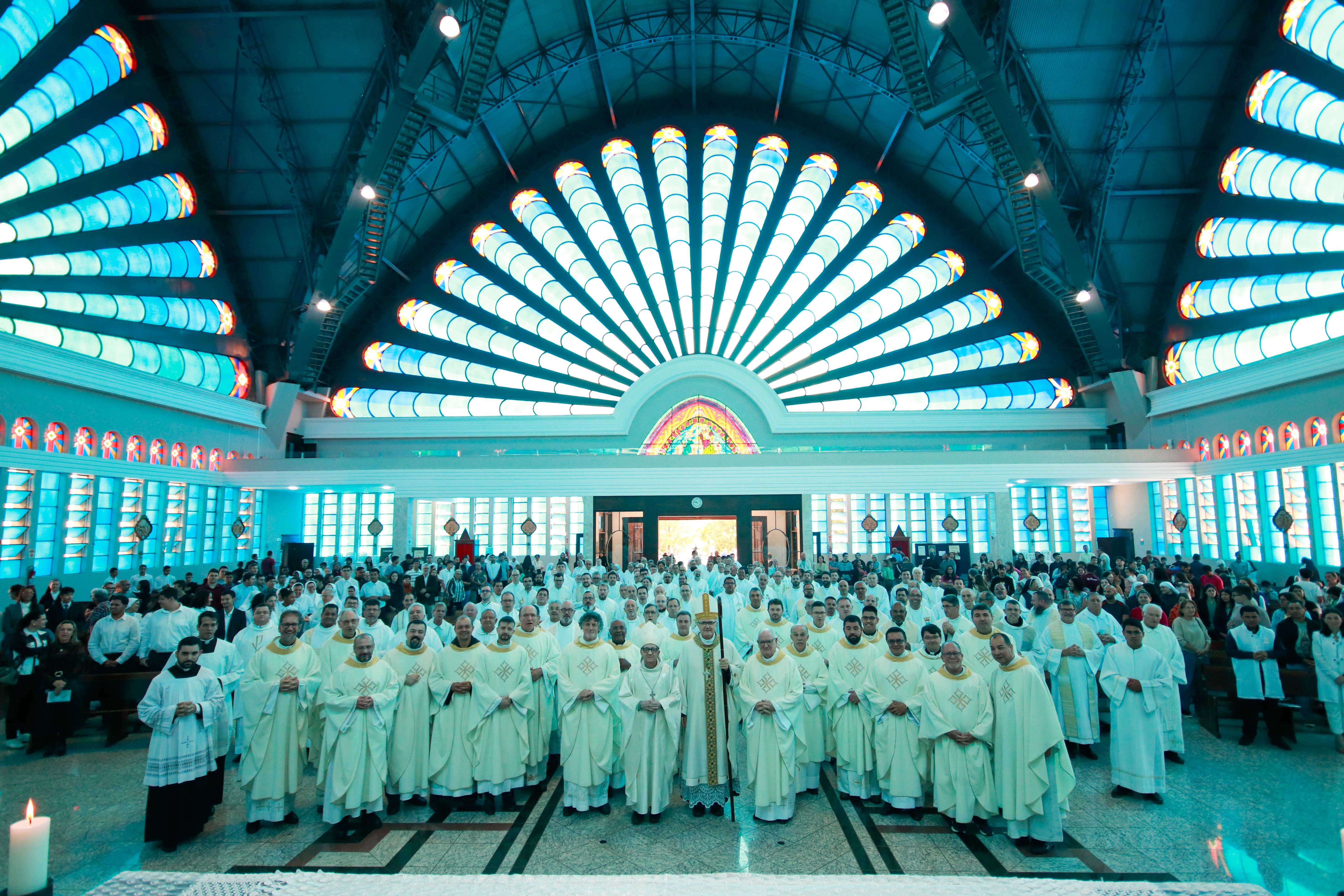 Diocese de Ponta Grossa celebra Missa do Crisma na Catedral