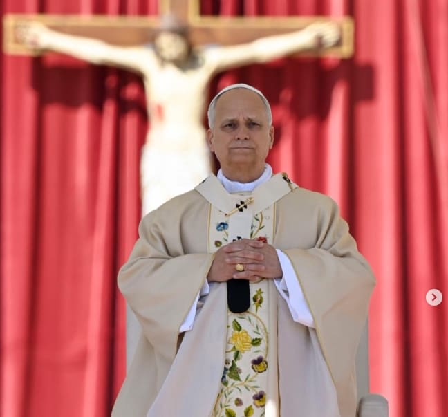 O Senhor está vivo e permanece conosco, disse o Papa leão XIV na homilia do Domingo de Páscoa