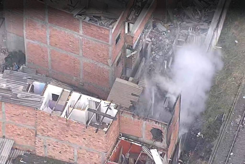 Incêndio atinge favela do Moinho, no centro de São Paulo