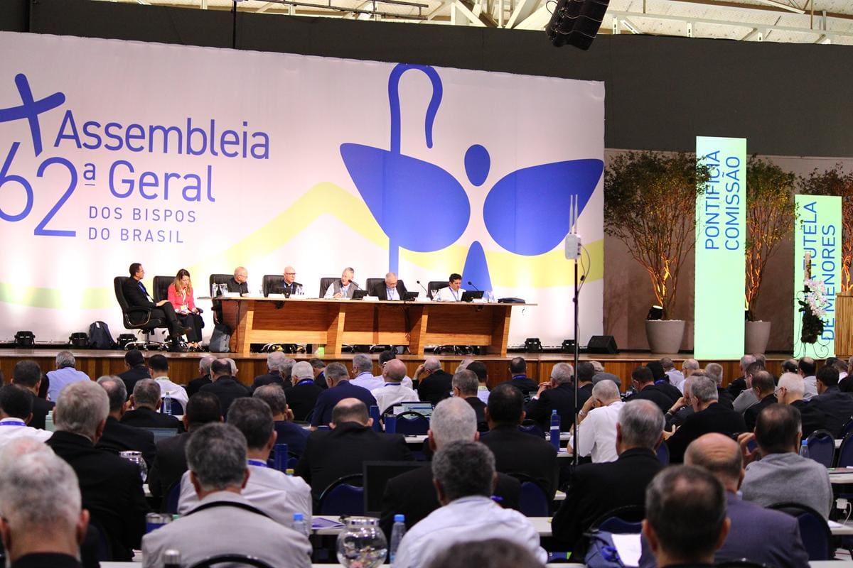 Protocolo de proteção de menores, celebração ecumênica e debate sobre diretrizes marcam sétimo dia de assembleia