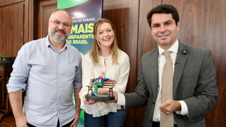 Assembleia Legislativa adere a projeto que eterniza personalidades paranaenses em álbum do Zequinha