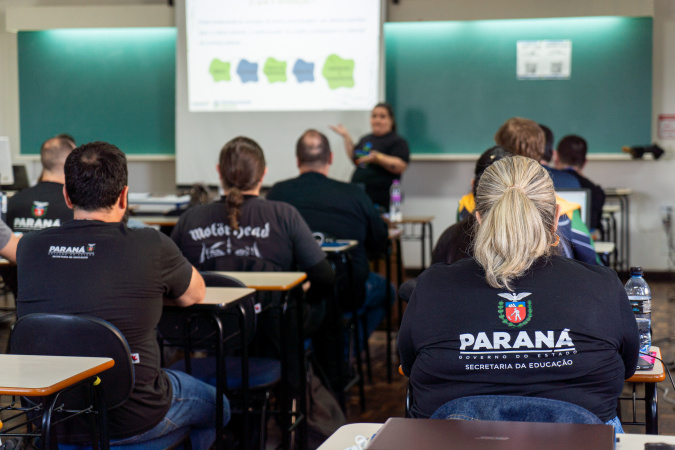 Estado forma embaixadores da programação para ensino de tecnologia na rede estadual