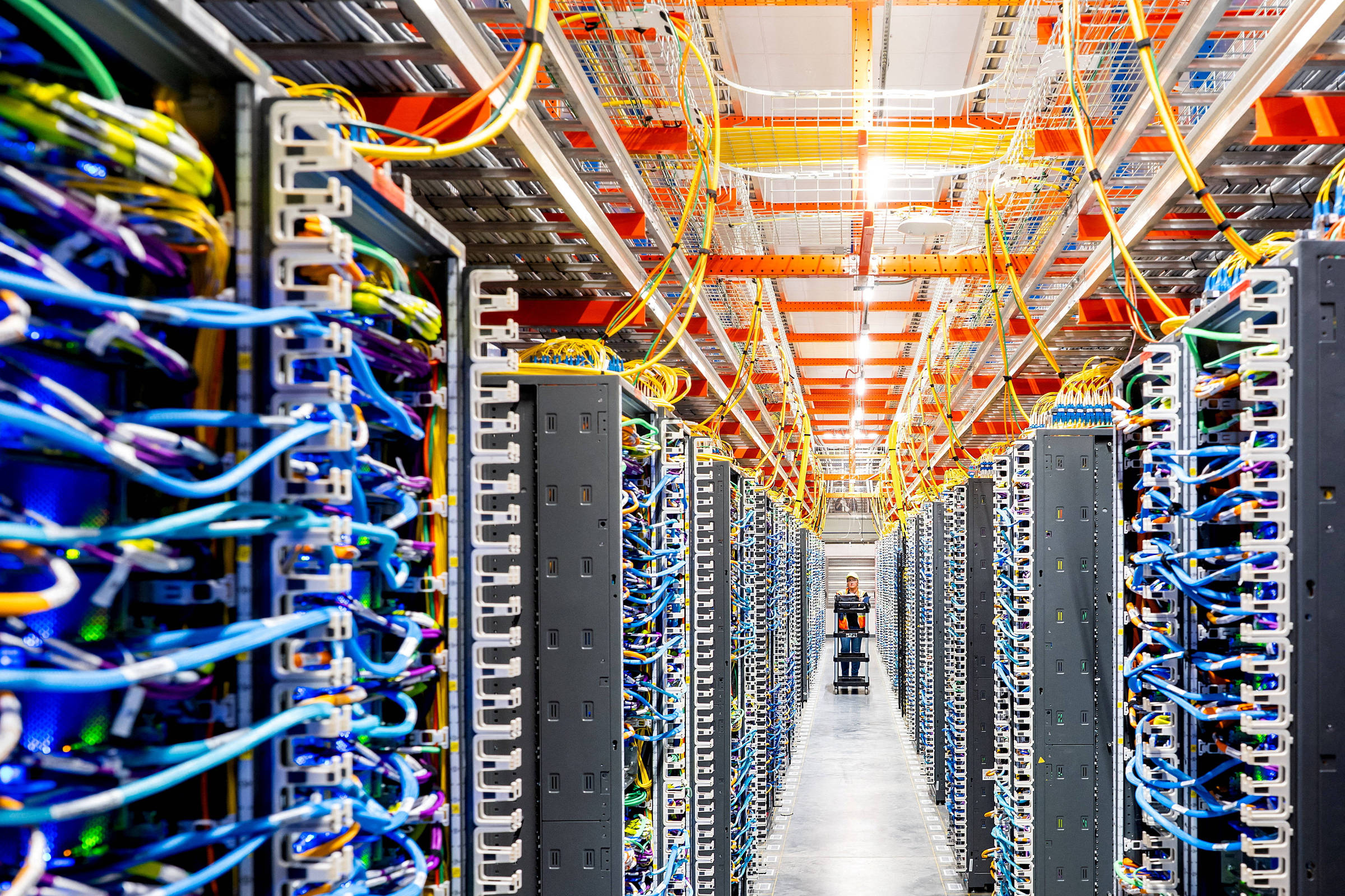 Coalizão empresarial lança manifesto para retomar projeto de incentivo a data centers