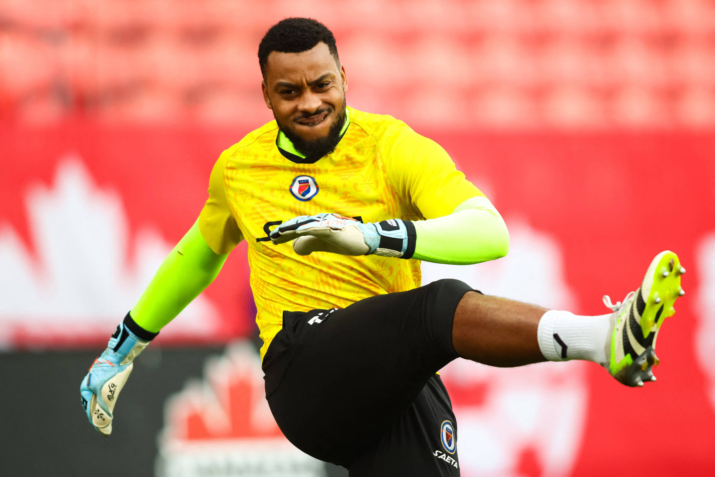 Haiti vai para a Copa com goleiro de 5ª divisão e técnico que já venceu o Brasil