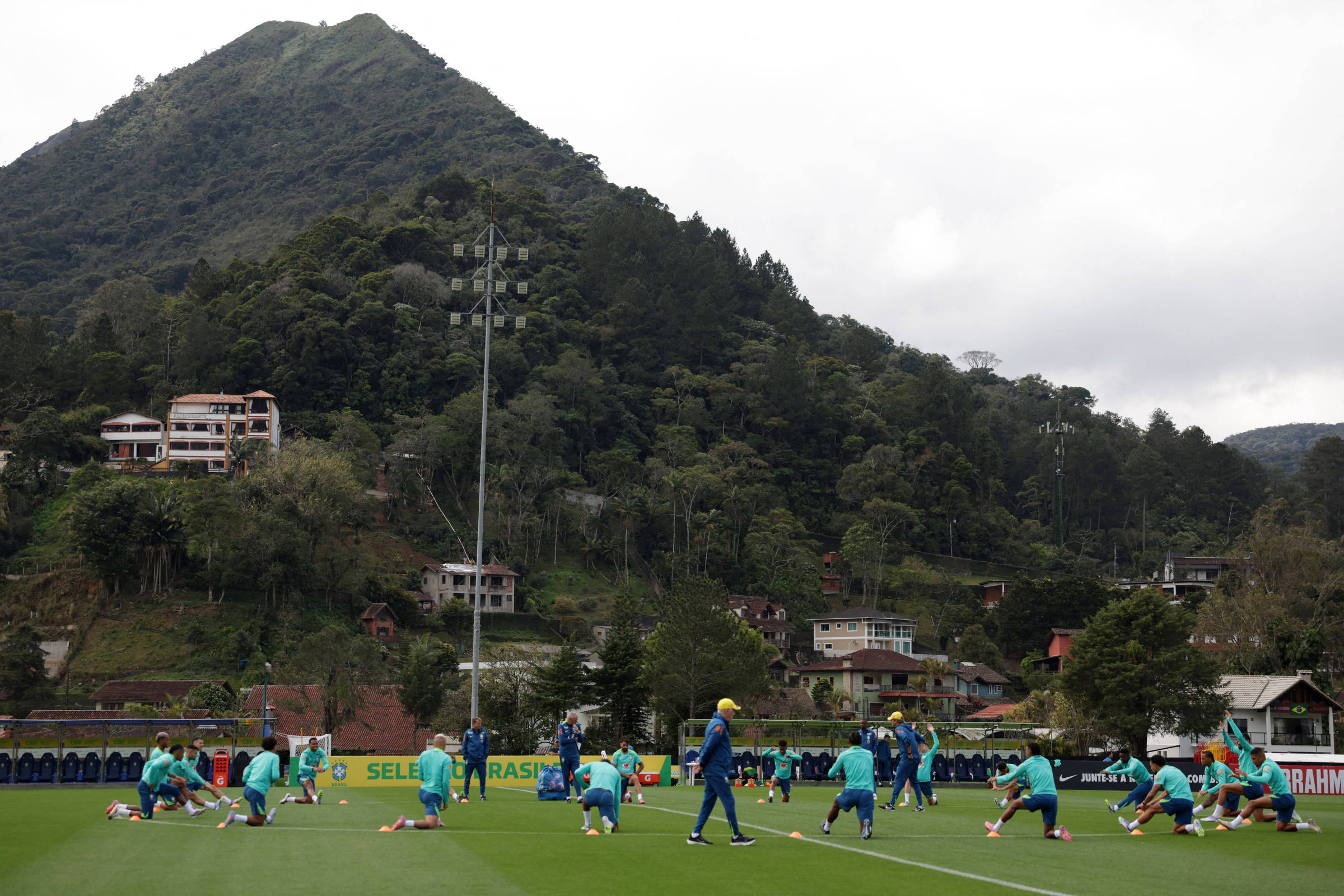 Seleção inicia preparação com exames e primeiro treinamento na Granja