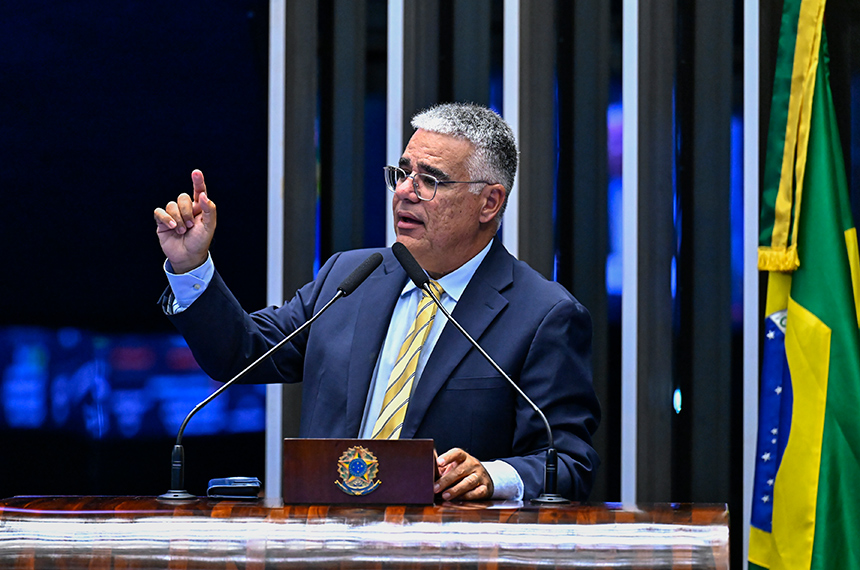 Ação no TSE contra cinebiografia de Bolsonaro é censura prévia, acusa Girão