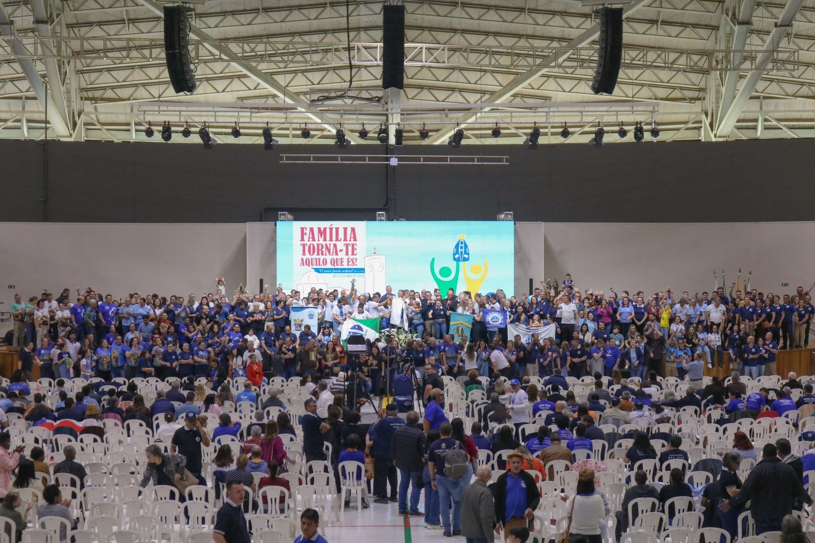 Mais de 845 agentes da Pastoral Familiar do Paraná participaram do 16º Simpósio Nacional das Famílias