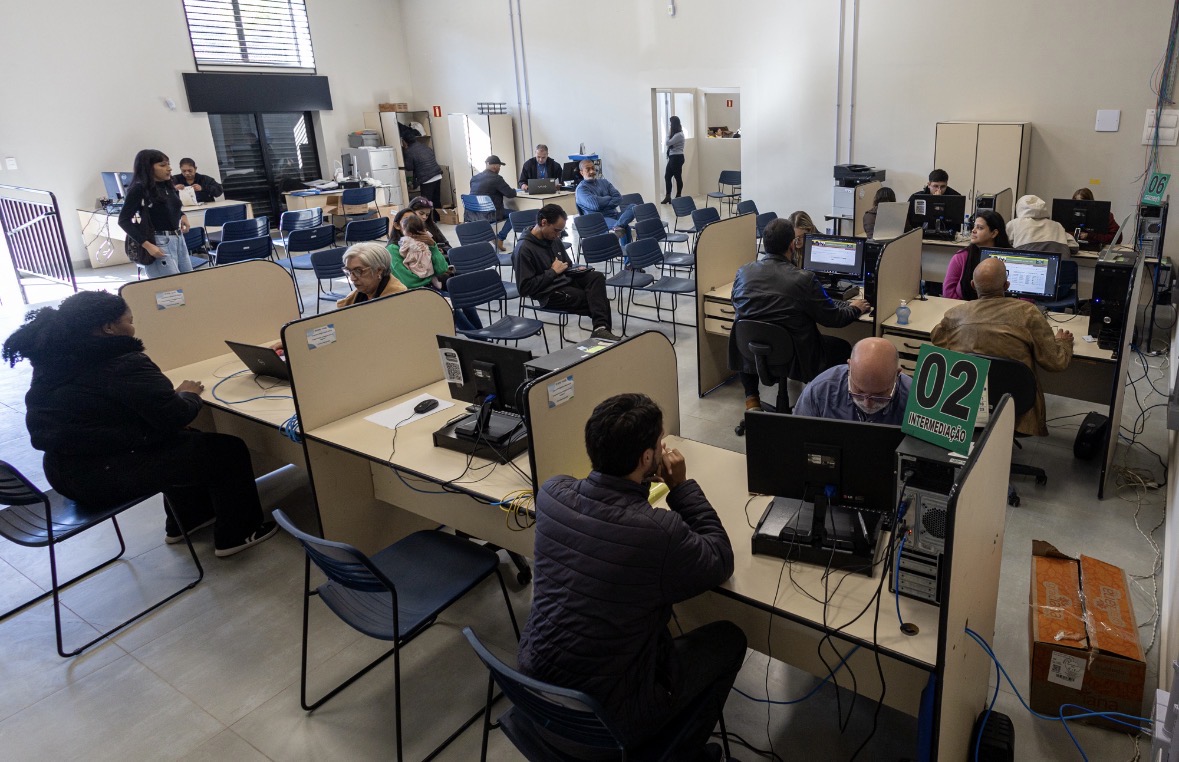 Agência do Trabalhador inicia atendimentos em novo endereço e amplia estrutura para a população