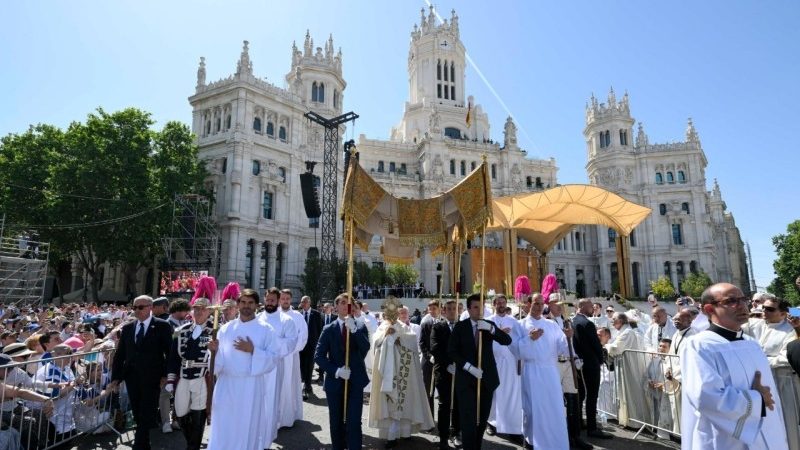 Papa Leão XIV: Eucaristia não nos fecha numa devoção privada, mas nos envia aos irmãos