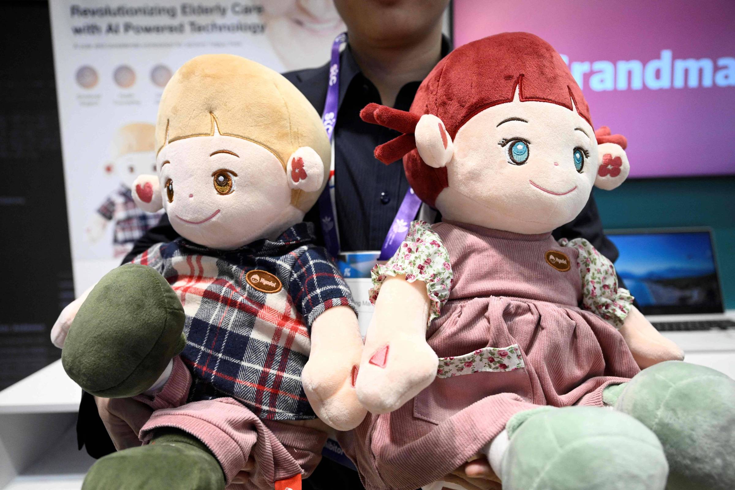 Bonecas com inteligência artificial cuidam de idosos na Coreia do Sul