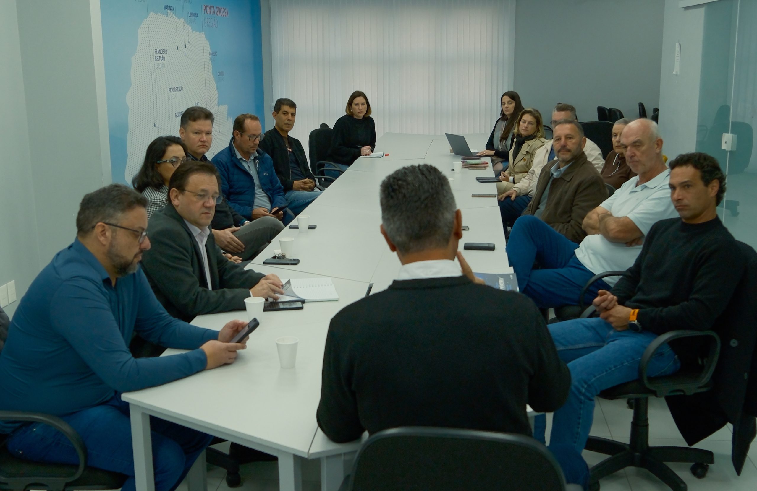 Casa da Indústria debate qualificação e infraestrutura para o setor com presidente do Legislativo Municipal