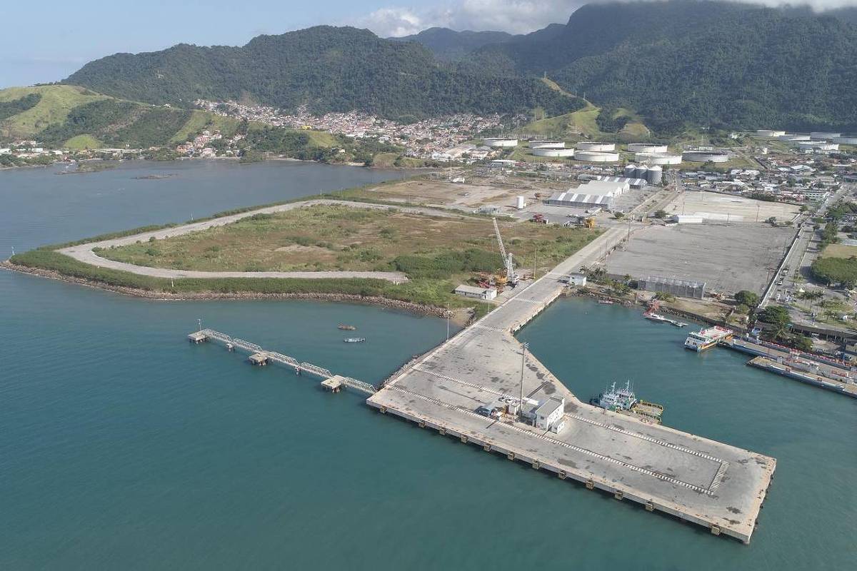 Porto de São Sebastião corta tarifas para novas cargas em granéis sólidos