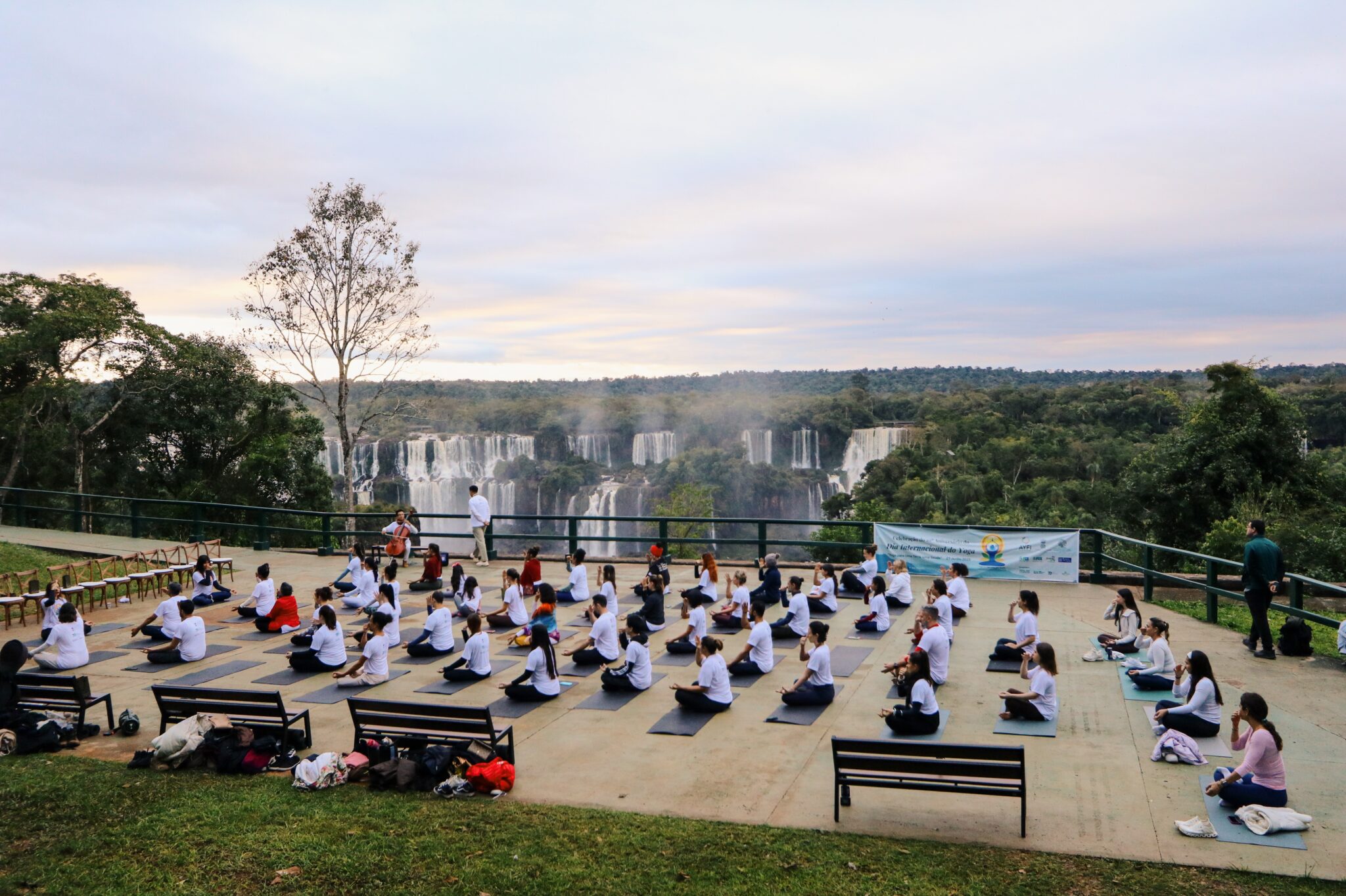 Dia Internacional do Yoga é celebrado em Foz do Iguaçu com programação especial e presença do Embaixador da Índia