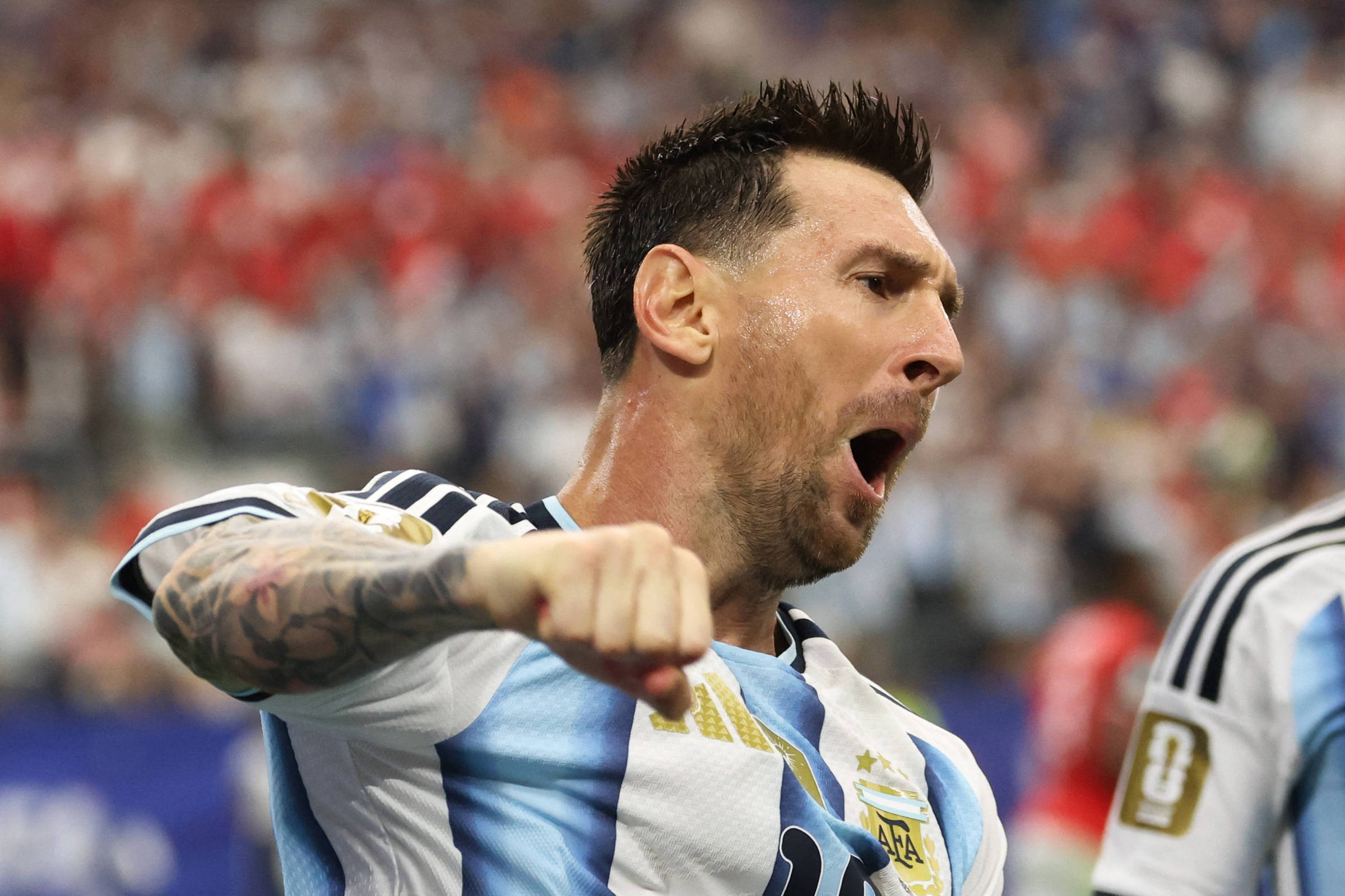 Messi marca gols históricos, vira maior goleador em Copas e classifica Argentina