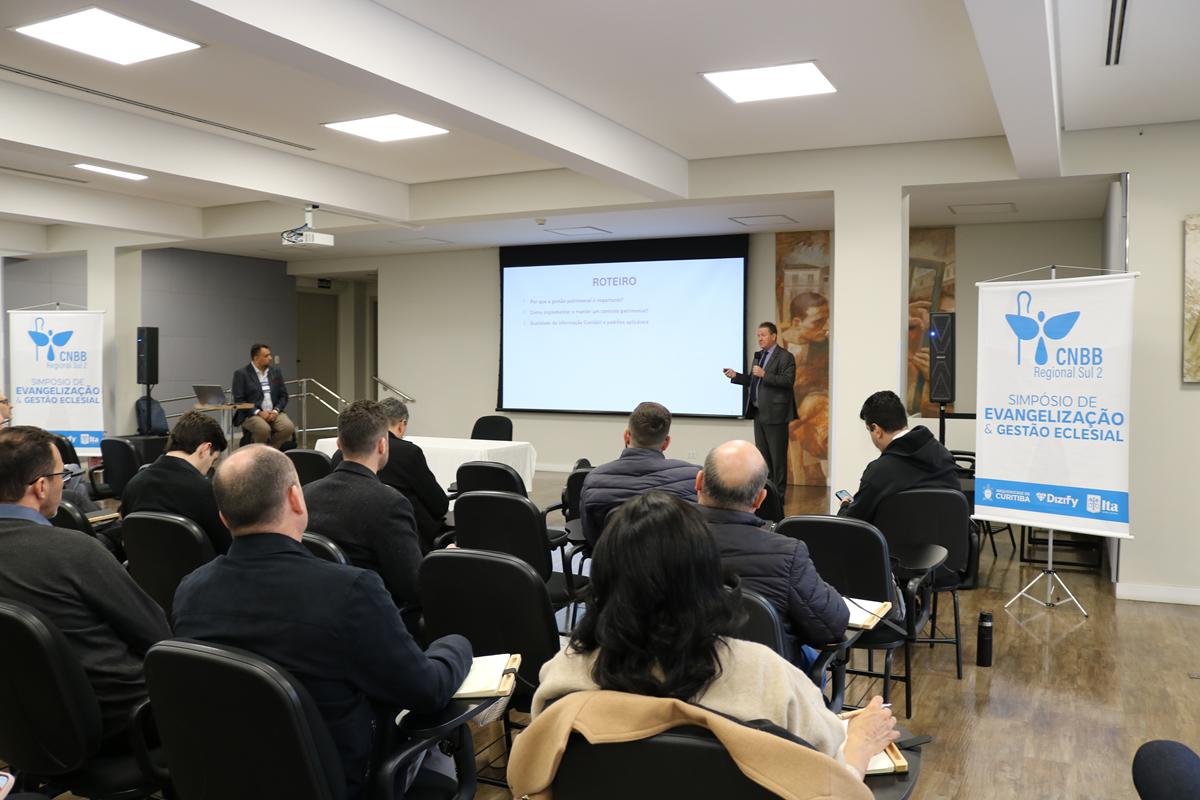 Ecônomos, advogados e gestores eclesiais participam de Simpósio de Evangelização e Gestão Eclesial