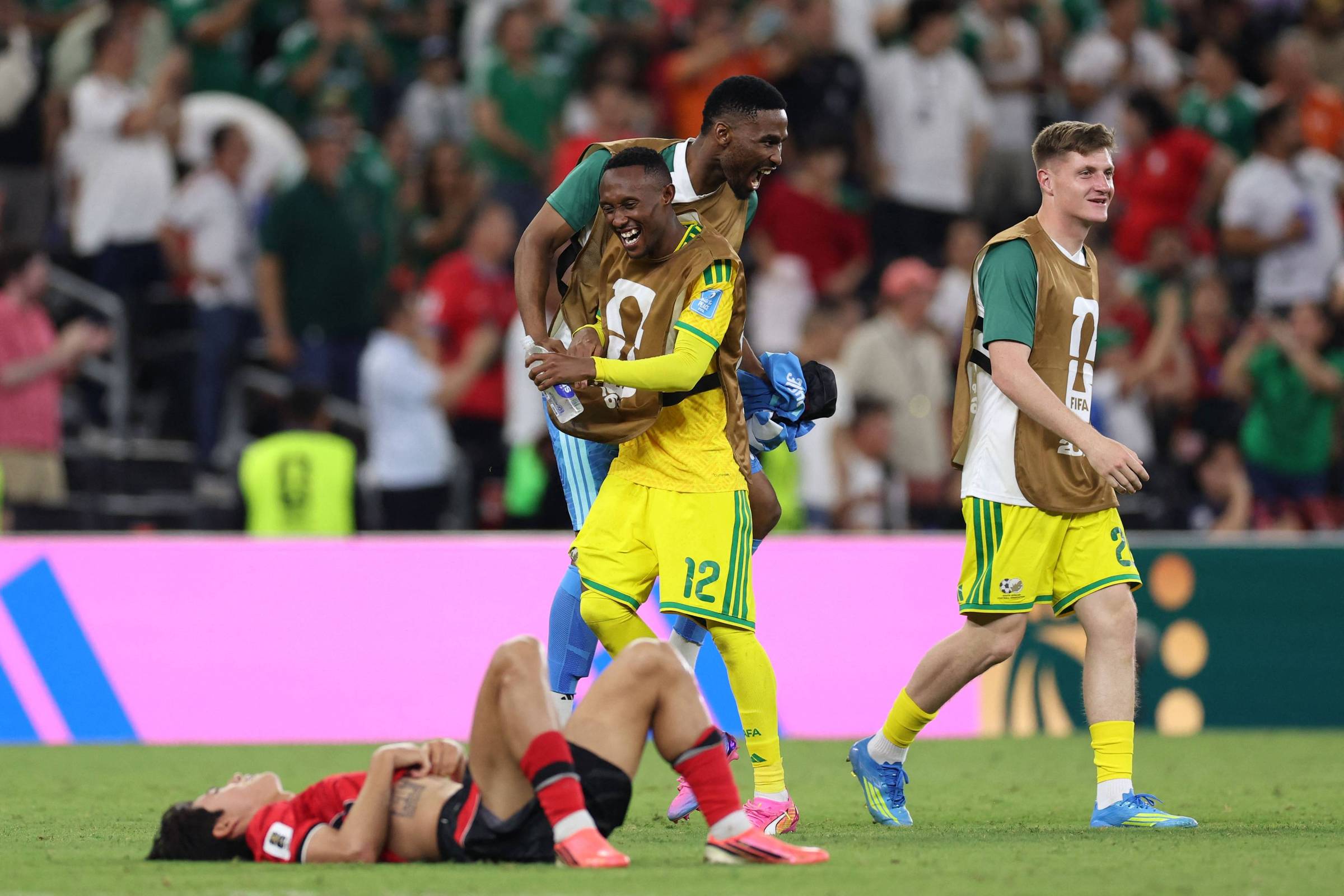 África do Sul chega pela 1ª vez ao mata-mata da Copa; México confirma 100% de eficiência; veja os lances