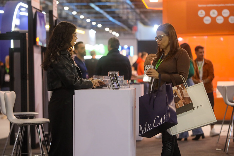 Startups trazem inovações como IA, IoT, tecnologia RFID, geomarketing, CRM e gamificação em recrutamento durante ABF Expo 2026