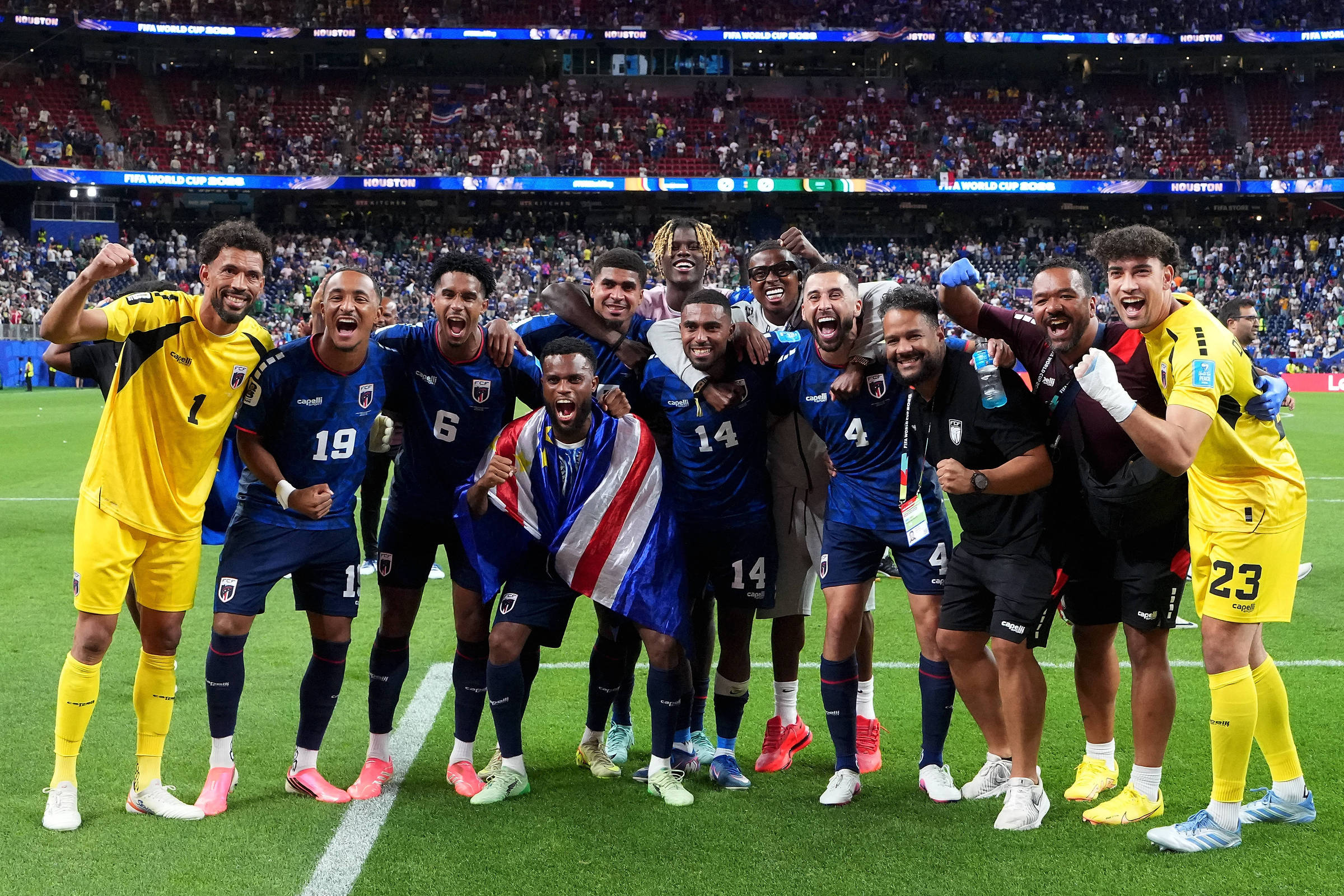 Resumo do dia: Cabo Verde faz história e vai ao mata-mata da Copa do Mundo; Uruguai é eliminado