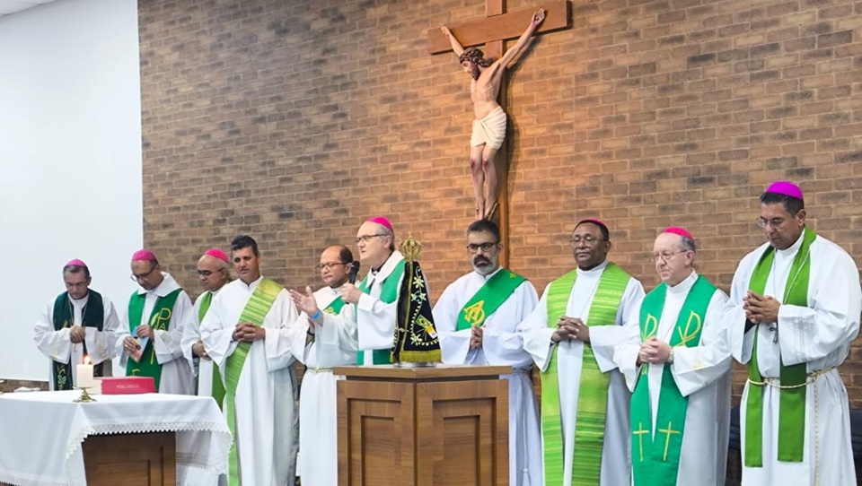 Bispos Referenciais e assessores da Pastoral Familiar debatem aprofundamento da evangelização das famílias