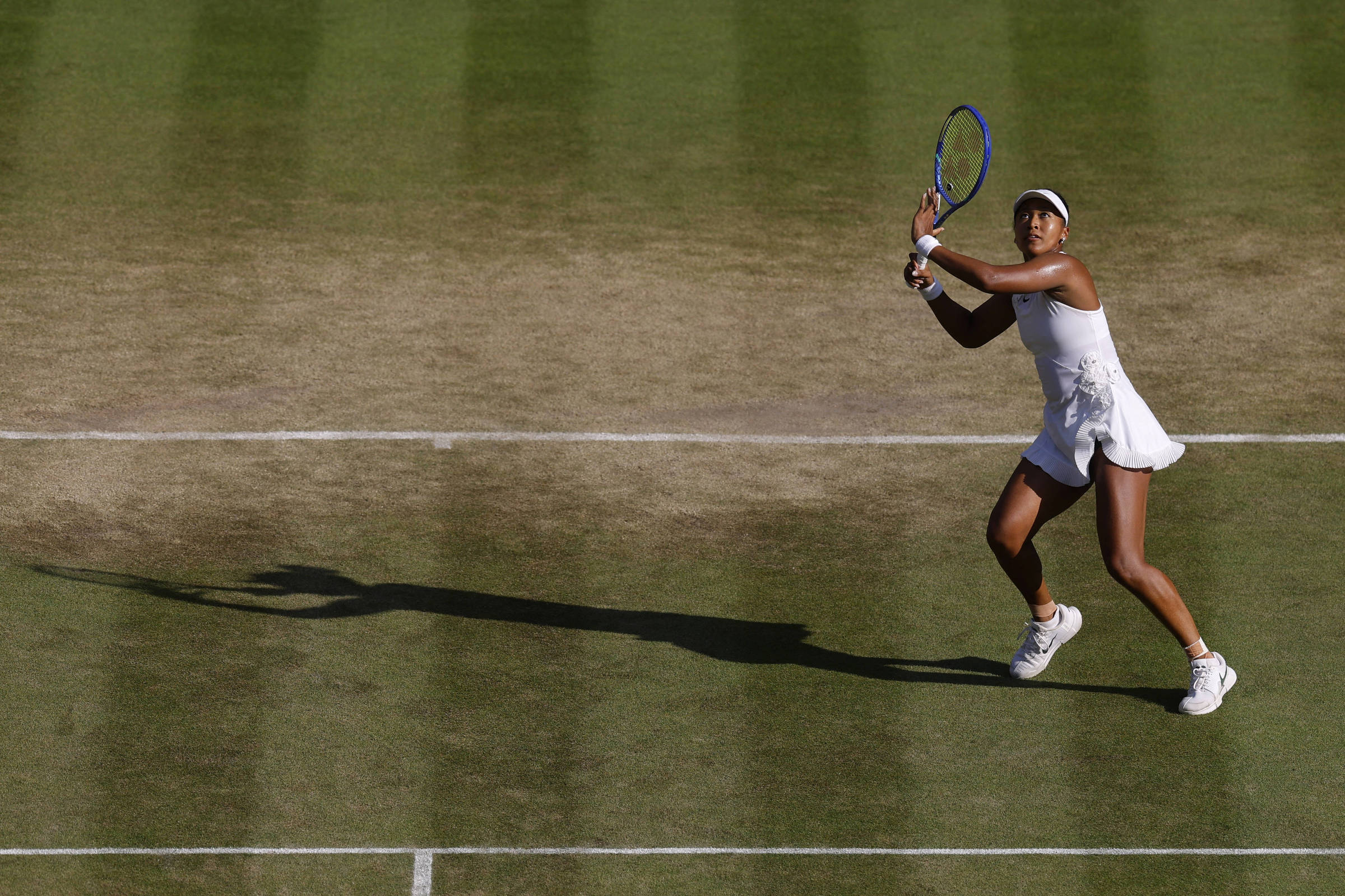 Osaka transforma grama em passarela e alcança melhor resultado em Wimbledon